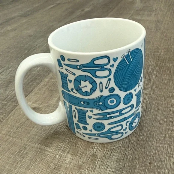 Craft tools mug - Picture 2 of 2